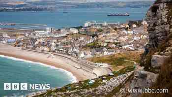 Concerns over sea defence plans for Unesco beach