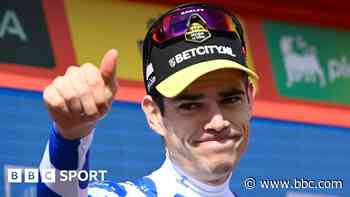 Van Aert commits rest of career to Visma Lease a Bike