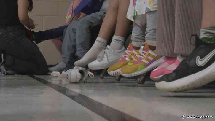 KRQE Cares gives shoes to students at E.G. Ross Elementary