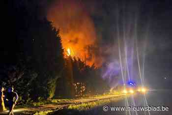 Opslag met stro vat vuur in Herderen