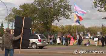 Duelling protests held in Edmonton over sexual orientation and gender identity policies in schools