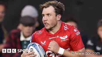 Lloyd at centre as Scarlets kick off at Benetton