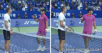 Tennis star quickly aborts handshake after false alarm on match point at Chengdu Open