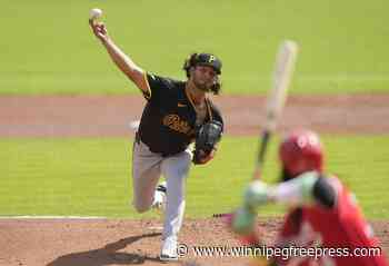 Elly De La Cruz hits 25th homer, a three-run bomb, as Reds pound Pirates 7-1