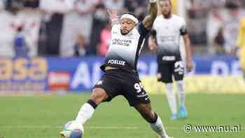 Memphis krijgt staande ovatie bij debuut voor winnend Corinthians