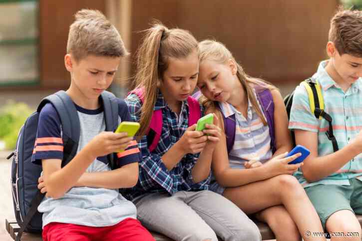 Texas schools plagued by threats as TEA considers cell phone ban; Congress looks at kids' social media