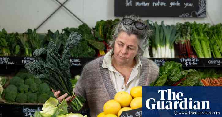 Cheap, local and in season: why Victorians are shopping at the farm gate