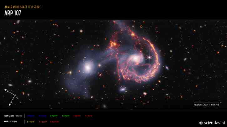 Arp 107’s galactische botsing: twee versmeltende sterrenstelsels vormen een smiley