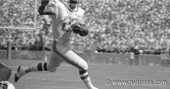 Mercury Morris, Elusive Rusher on a Perfect Dolphins Team, Dies at 77