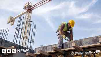 Construction giant collapse leads to 2,200 job cuts