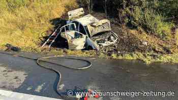 Unfall auf A39 bei Cremlingen: Auto geht in Flammen auf