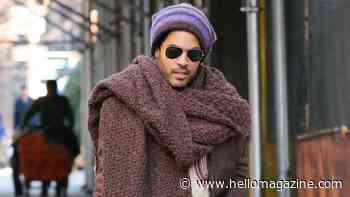 Lenny Kravitz recreates his iconic XL scarf moment