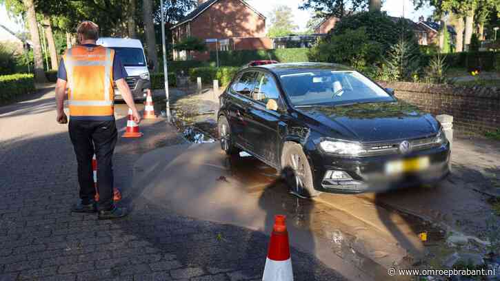 Tom's auto dreigde in sinkhole te zakken na waterlek