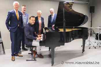 Een vleugelpiano cadeau en een karrenvracht aan culturele traktaties: zo viert de Academie voor muziek, woord en dans haar 50-jarig bestaan.