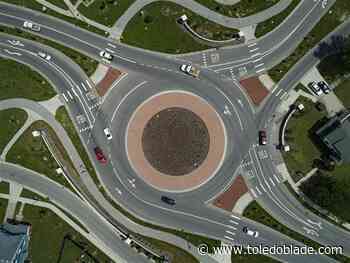 City puts &#39;pause&#39; on developing three roundabout projects