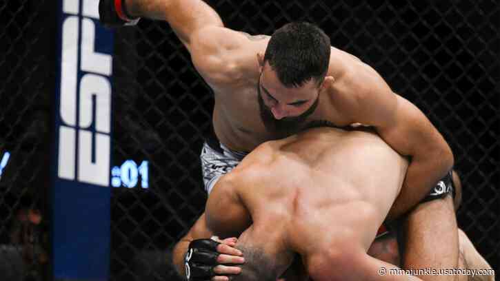 UFC full fight: Benoit Saint-Denis bloodies Thiago Moises in dominant TKO win