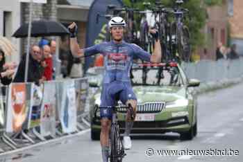 Thuisrijder Joran Wyseure rijdt Omloop van het Houtland