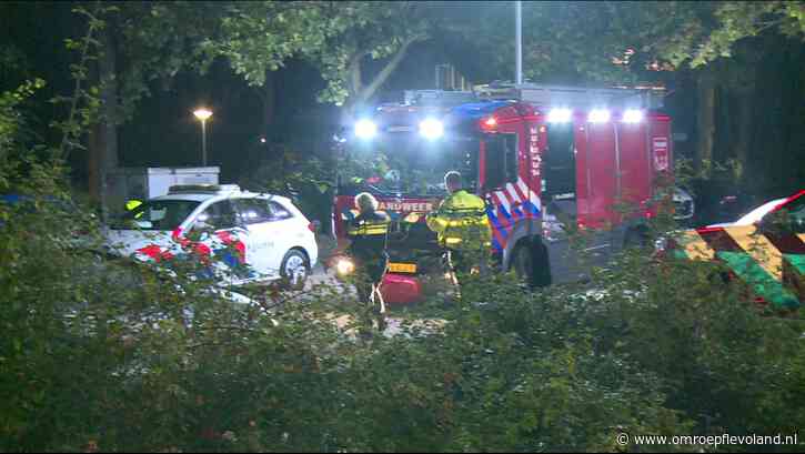 Flevoland - Nieuwsoverzicht 24/09 | Man zwaargewond na val in liftschacht • Tekorten Almere lopen op