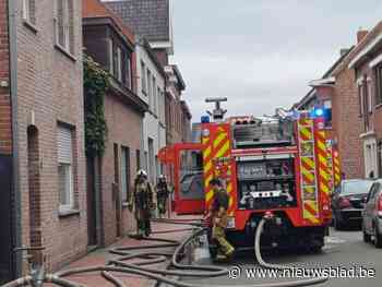 Veranda brandt helemaal uit, brandweer kan voorkomen dat vuur overslaat op woning