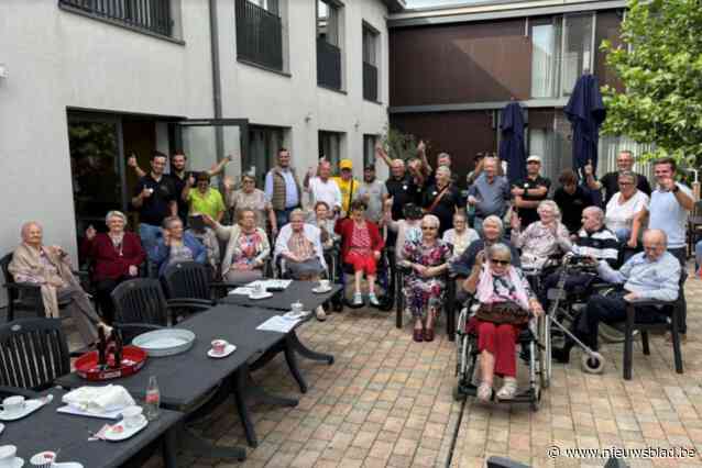 Bewoners Sint-Remigius genieten van oldtimerrit dankzij Oldtimerclub Pittem-Egem