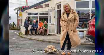 My giant tortoise stops traffic - I take him to the pub and he loves the beach