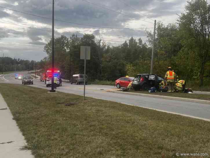 Crash stalls traffic on Goshen Road near Gateway Plaza