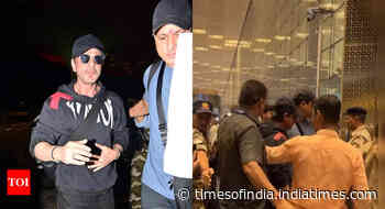 SRK gets mobbed by fans at Mumbai airport