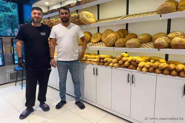 Turkse bakkerij Tolpoort opent de deuren met speciale mix van Belgische en Turkse smaken: “Houden van ons werk en gaan graag met mensen om”