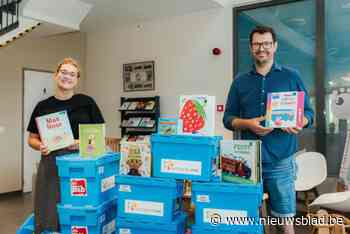 Bibliotheek en Huis van het Kind schenken gratis boekenboxen aan kinderopvang in Wuustwezel: “Bib komt naar de kinderen”