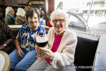 Oudste Belg viert 109de verjaardag met goed glas in stamcafé én ritje in  oldtimer: “Ik heb zelf jarenlang met een Mustang gereden”