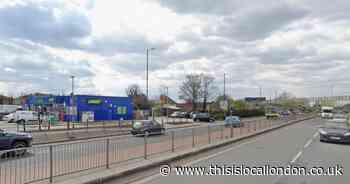 Man taken to hospital after stabbing on busy Dartford road