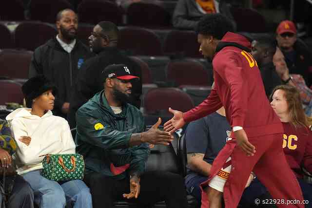 LeBron James Is Already Going At Bronny In Lakers Workouts