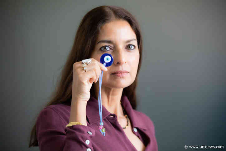 Pulitzer Prize-Winner Jhumpa Lahiri Declines Award from Noguchi Museum After Keffiyeh Ban