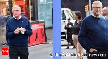 Bill Gates spotted enjoying a Hot Dog in Times Square