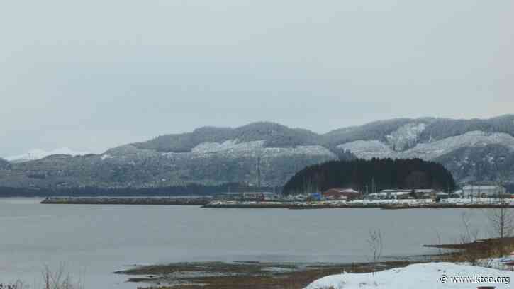 Ousted Hoonah superintendent seeks damages in Alaska district court