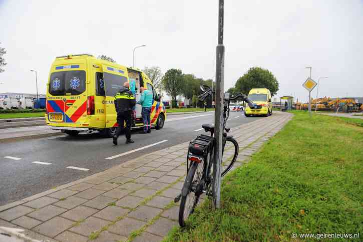 Fietser met spoed naar ziekenhuis na aanrijding met auto