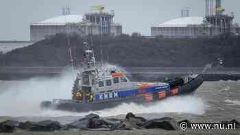 Twintig Duitse kinderen en vier begeleiders van lek schip op Waddenzee gered