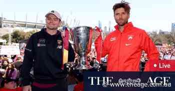 AFL grand final parade as it happened: Qantas engineers threaten action during NRL finals; Bumper AFLW crowd as Dons thump Dees