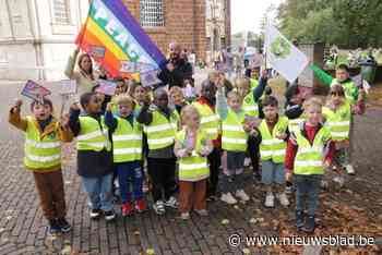 Kinderen in actie voor vrede: “Vrede mogelijk als we het goede in elkaar zoeken”