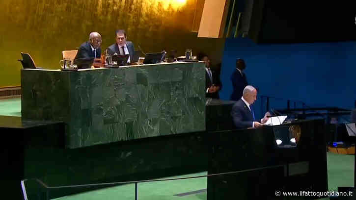 Netanyahu parla all’Onu, alcune delegazioni abbandonano la sala per protesta: le immagini