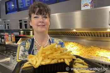 Miranda (55) bakt 1.000 kilo friet om uit te delen aan haar klanten: “We willen iets terugdoen”