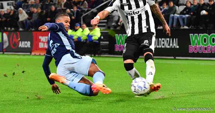 LIVE eredivisie | Dreun voor Van Persie en Heerenveen: slecht keeperswerk Van der Hart bezorgt Heracles voorsprong vlak voor tijd