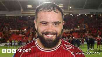 Scarlets captain Macleod returns for Cardiff derby