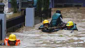 Erdrutsche blockieren Straßen: Mindestens 66 Tote durch Hochwasser in Nepal