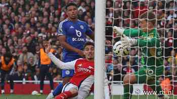 Arsenal nadert koppositie na late zege op Leicester City