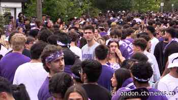 Campus chaos; thousands pack streets around Western University for homecoming