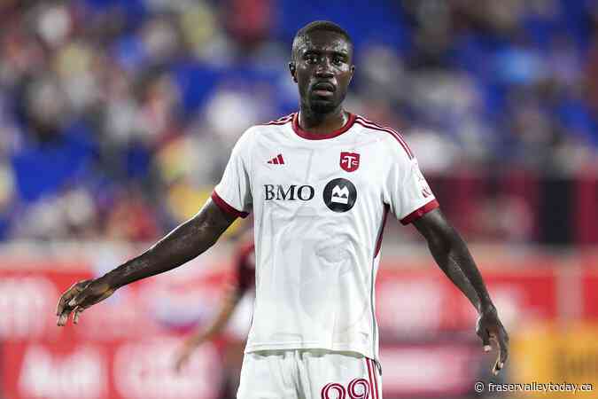 Dean scores first MLS goal as Fire tie visiting Toronto FC 1-1