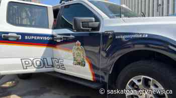 Man arrested following two stabbings in Saskatoon