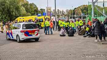 Tientallen Vitesse-supporters onwel door rookbommen op tribunes