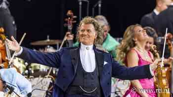 Silhouet van jarige André Rieu in oktober op shirt MVV Maastricht